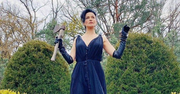 "А топор зачем?": Даша Астафьева удивила новой фотосессией