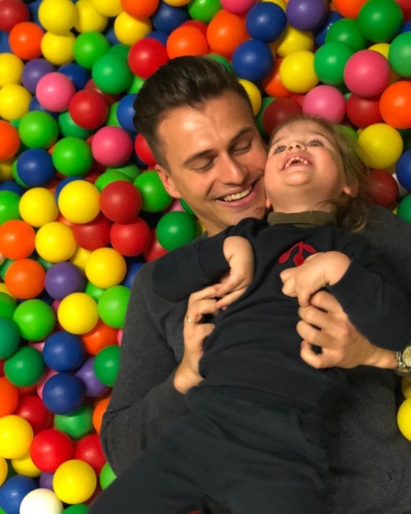 День рождения в карантин: Депутат Скичко очаровал Сеть семейным фото