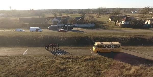 Как участницы "Від пацанки до панянки" тащили автобус