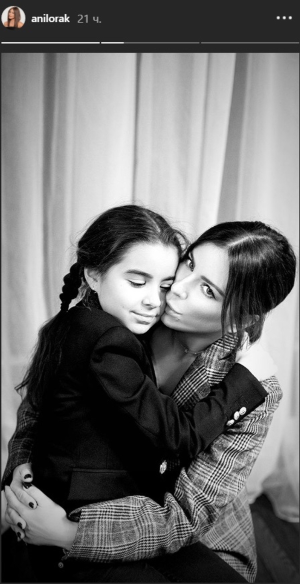 Кудрявая красотка: Лорак показала фото 25-летней давности