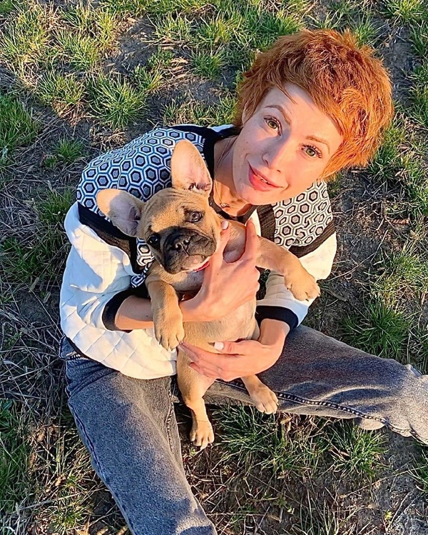 Меряю температуру и складываю вещи: "карантинные" будни Елены-Кристины Лебедь