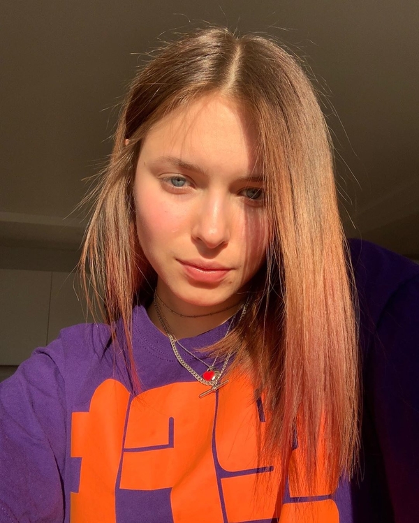 "Солнечная": 17-летняя дочь Кравец показала, как прогулялась по Киеву