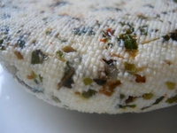 Сыр с пряными травами своими руками