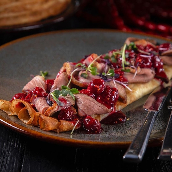 Куда сходить с 11 мая: ТОП-10 ресторанов и кафе с летними площадками