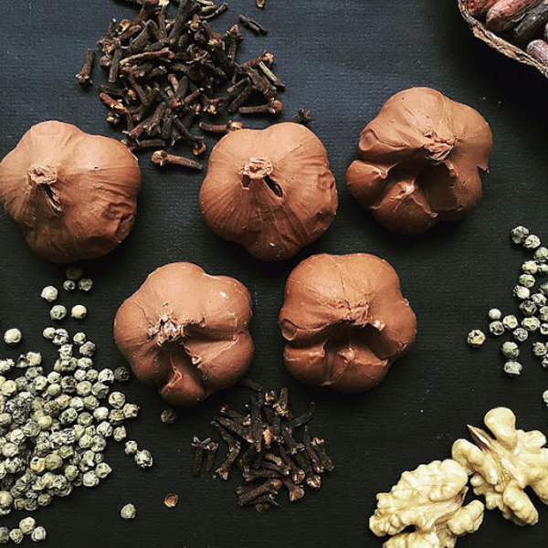 Шоколадные конфеты с чесноком: необычный десерт от Аллы Костромичевой