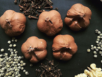 Шоколадные конфеты с чесноком: необычный десерт от Аллы Костромичевой