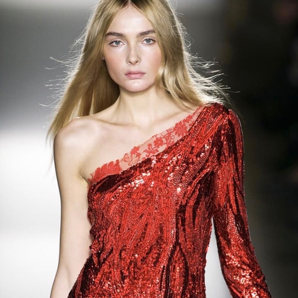 "Бил и насиловал": Развод известной модели с мужем взбудоражил Сеть