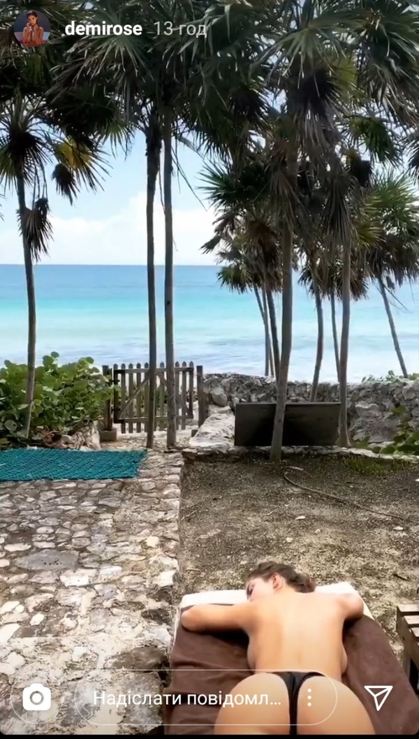 Роскошная малышка: Пышногрудая Деми Роуз показала, как загорает топлес