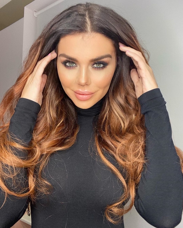 Вот это формы!: Седокова в тесноватом бикини впечатлила Сеть