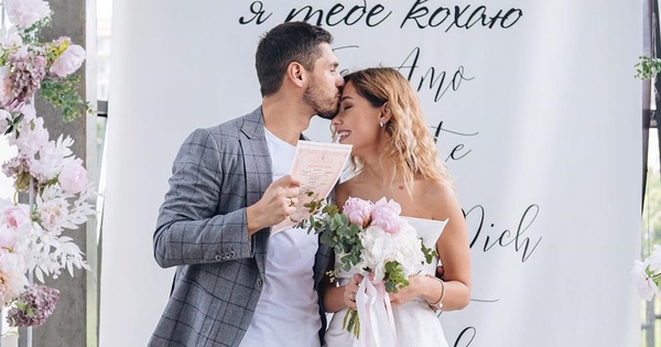 Квиткова поделилась яркими кадрами со свадьбы с Добрыниным