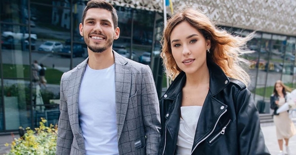 Квиткова и Добрынин похвастались обручальными кольцами