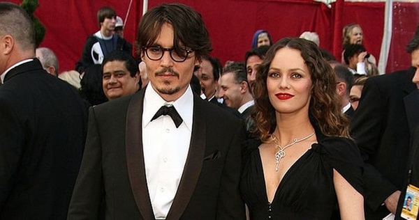 В Сеть слили редкие фото сына Джонна Деппа и Ванессы Паради