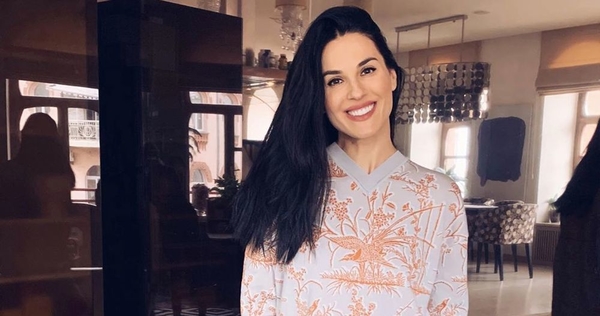 "Муж не умеет делать красивые фото": Именинница Ефросинина запостила праздничные кадры