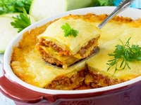 Сезонная кухня: запеканка из кабачков с мясом