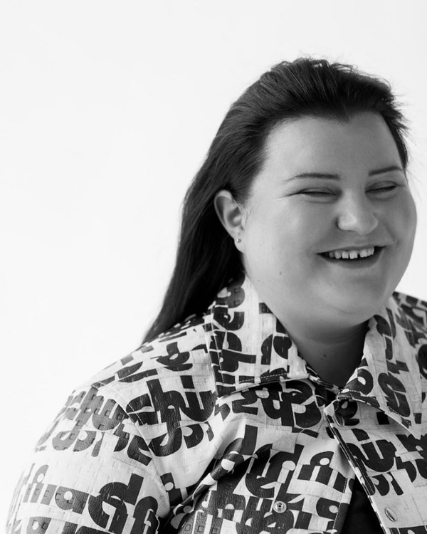 Неожиданно: Alyona Alyona призналась в любви культовому музыканту