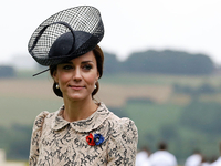 Кейт Миддлтон в белоснежном платье украсила обложку известного глянца