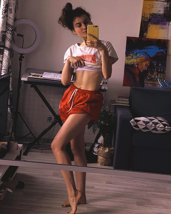 "Жирок или вода?": Полуобнаженная Джерри Хейл удивила заявлением о фигуре