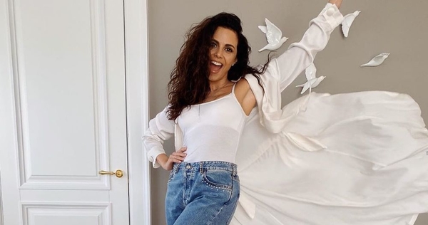 Настя Каменских запостила веселый ролик, где спела о "пяти миллионах"