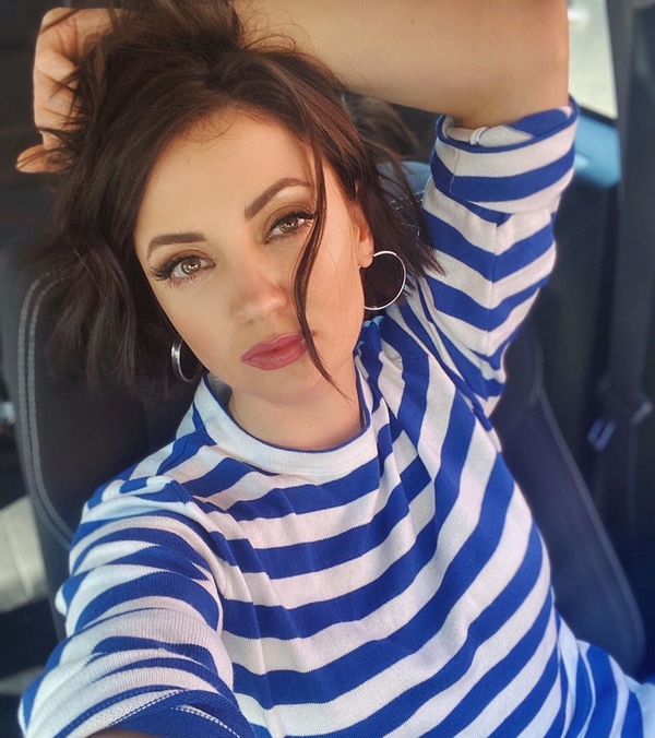 Оля Цибульская испугала поклонников фото без мейка