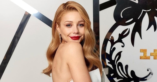 "Она идеальная": Тина Кароль поразила плоским животиком в смелом наряде