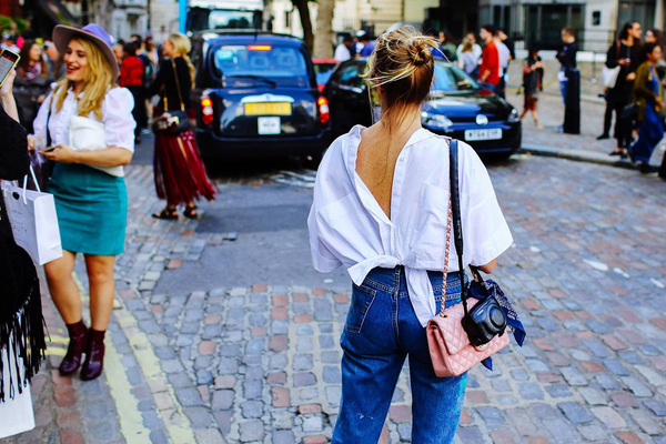 Безразмерная мода: С чем носить oversize рубашку летом 2020