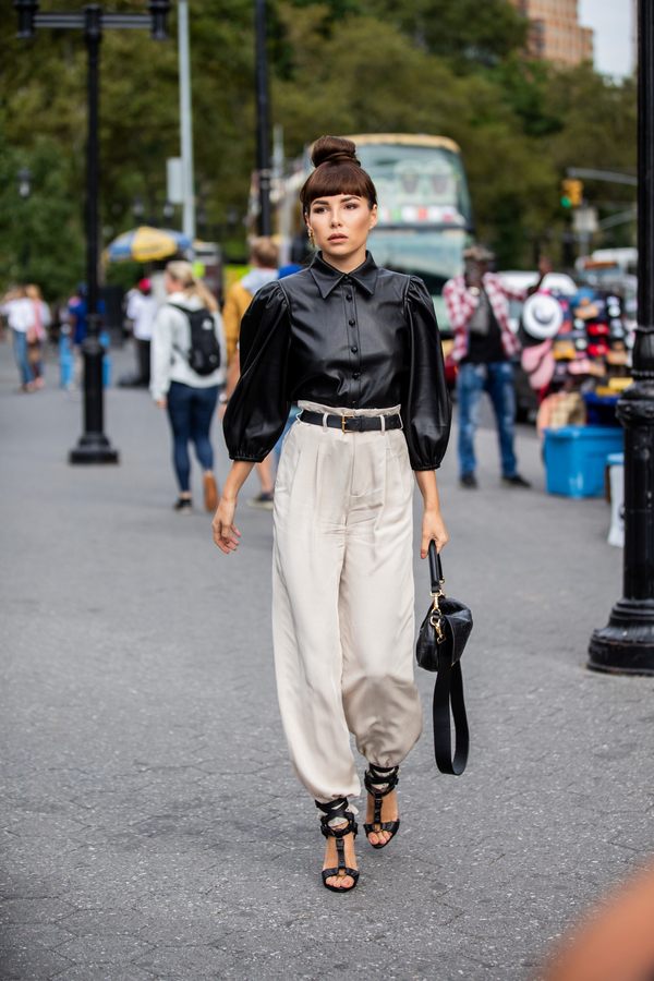 Безразмерная мода: С чем носить oversize рубашку летом 2020