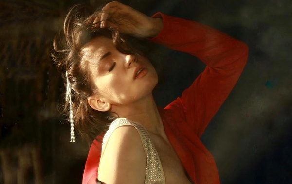 Оля Цибульская нарвалась на критику из-за "голого" платья