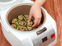 Фаршированные кабачки с мясом и грибами в мультиварке