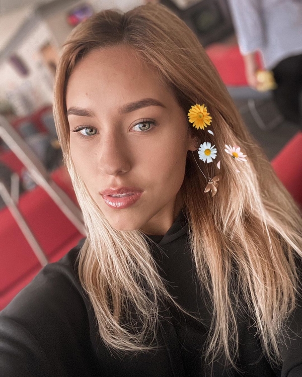 Мое тело не идеально: Даша Квиткова удивила снимком в одном белье