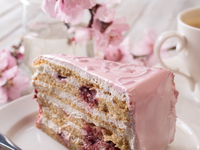 Баскский пирог с черешней и заварным кремом