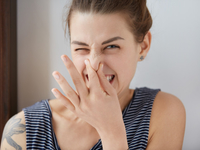 Как избавиться от неприятного запаха обуви: 5 действенных лайфхаков