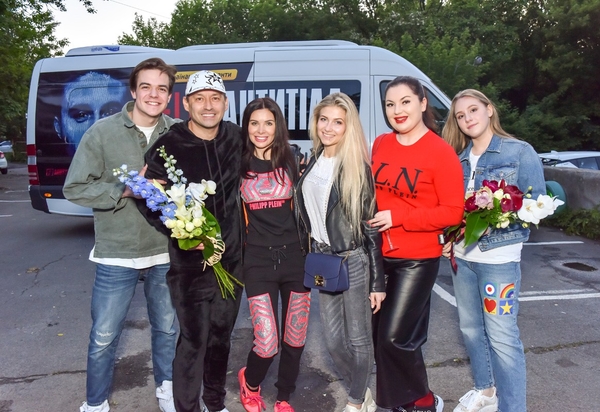 GENA VITER запремьерил клип "Мона Лиза" в автокинотеатре под открытым небом