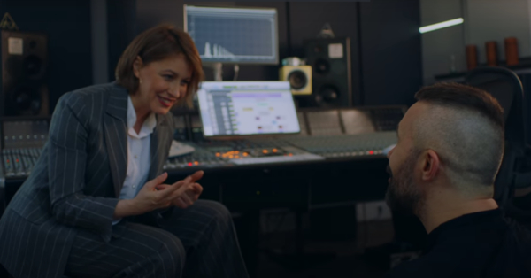 Звезда "Квартала 95" Елена Кравец записала трек с Сергеем Бабкиным - видео