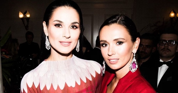 "Как же вы похожи": Ефросинина показала кадры с младшей сестрой