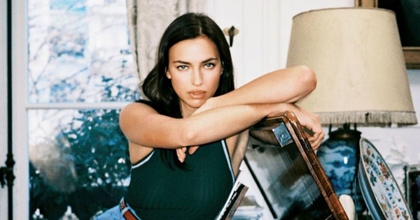 Ирина Шейк позировала топлес для известного глянца