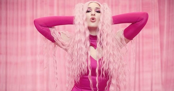 Стройная MARUV запостила фото в купальнике