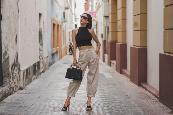 Фэшн-тренд: Почему все модницы без ума от стильных брюк-”слоучей”