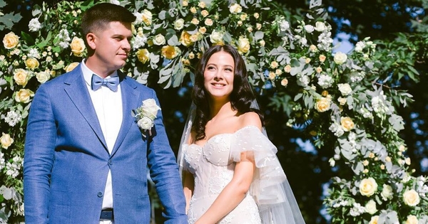 Экс-участница "ВИА Гры" Кожевникова призналась, почему редко публикует фото с мужем