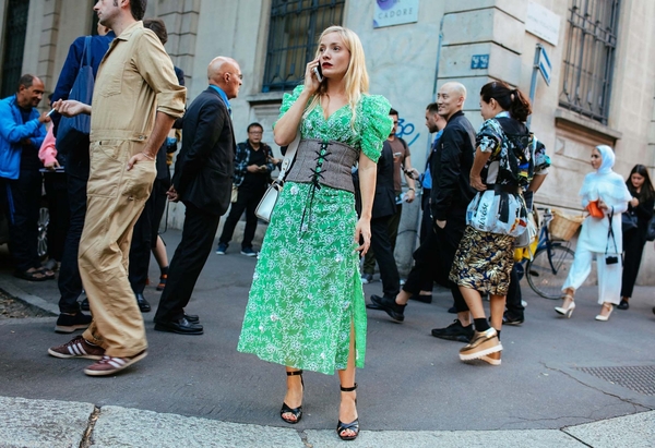 Оковы лета: Как модницы носят новый объект страсти - корсет