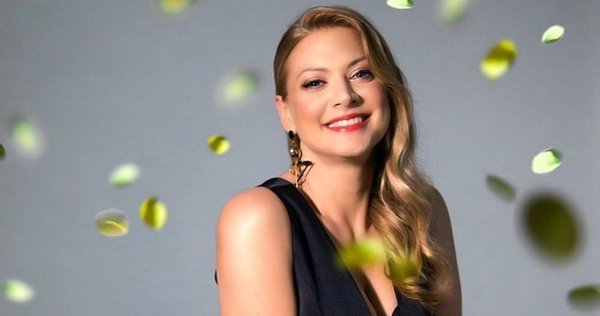 Нежный образ в цветах: Татьяна Литвинова показала, в чем отпраздновала день рождения