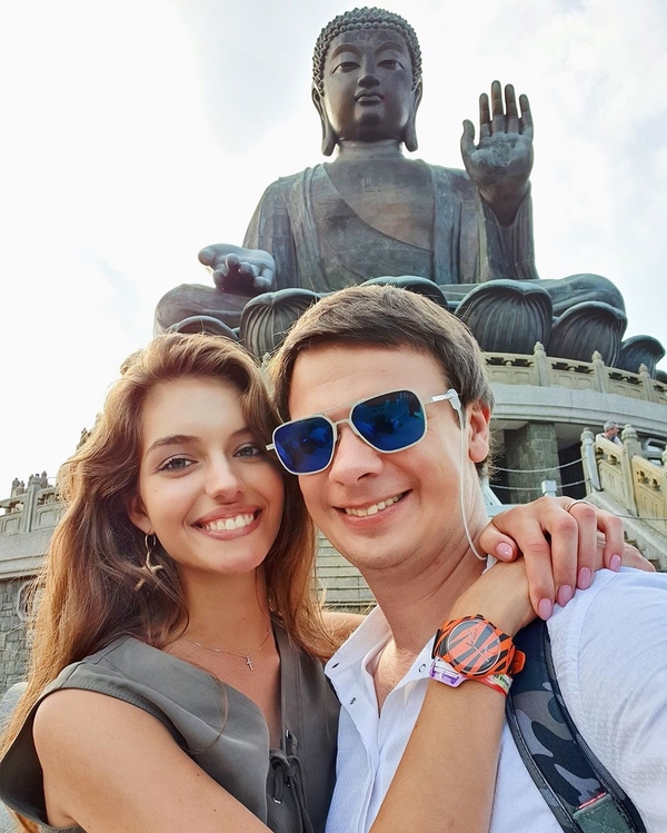 "Лучшее утро!": Кучеренко показала, что подарила Комарову на день рождения