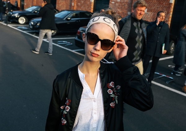 Вместо обручей: Самый модный аксессуар для волос на лето 2020