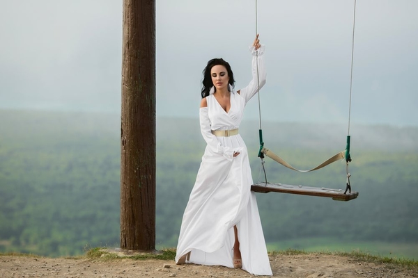 Певица IVONA презентовала клип на свой летний хит "Запуская в небо"