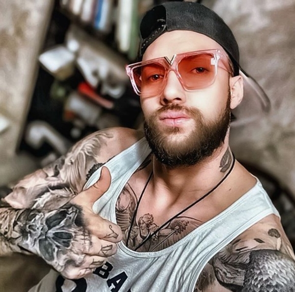 Олег Кензов рассказал, должен ли мужчина добиваться женщину?