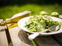 Летний салат из шпината и авокадо: рецепт от участницы "Супермодели по-украински"