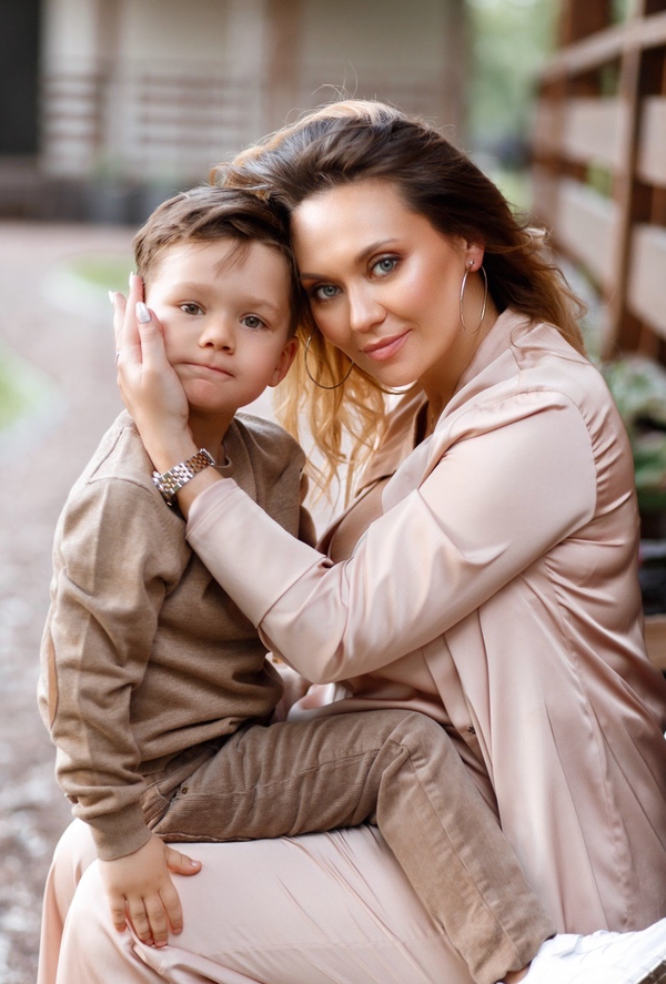 Анна Саливанчук снимается беременной в новом сезоне ситкома “Однажды под Полтавой”