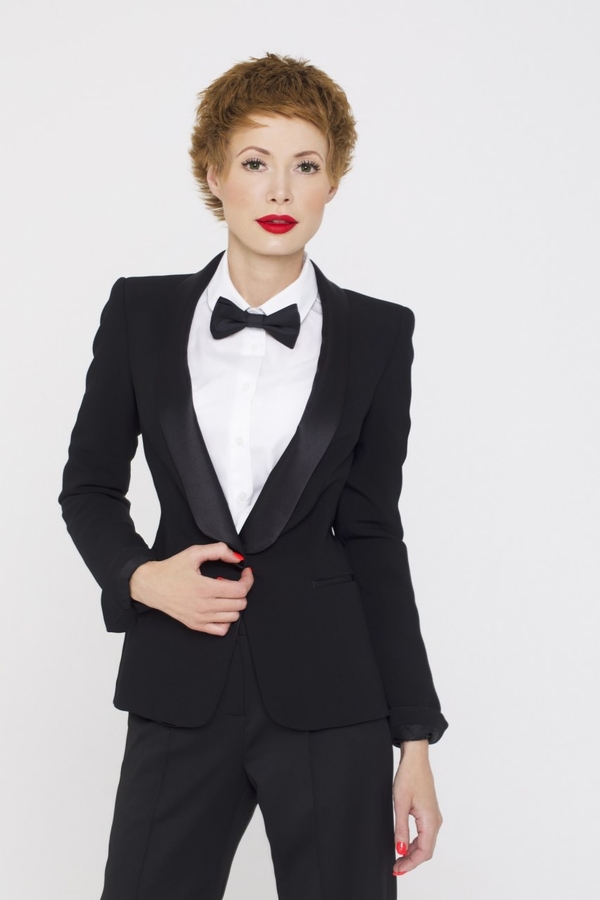 Брючный костюм в гардеробе Елены-Кристины Лебедь: с чем сочетать?