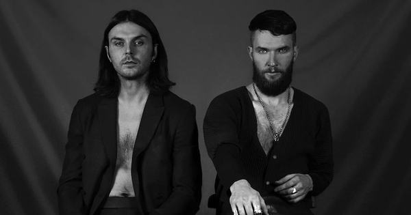 Группа Hurts презентовала клип на чувственный трек "Suffer"