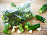 Малосольные огурцы в кульке: как приготовить