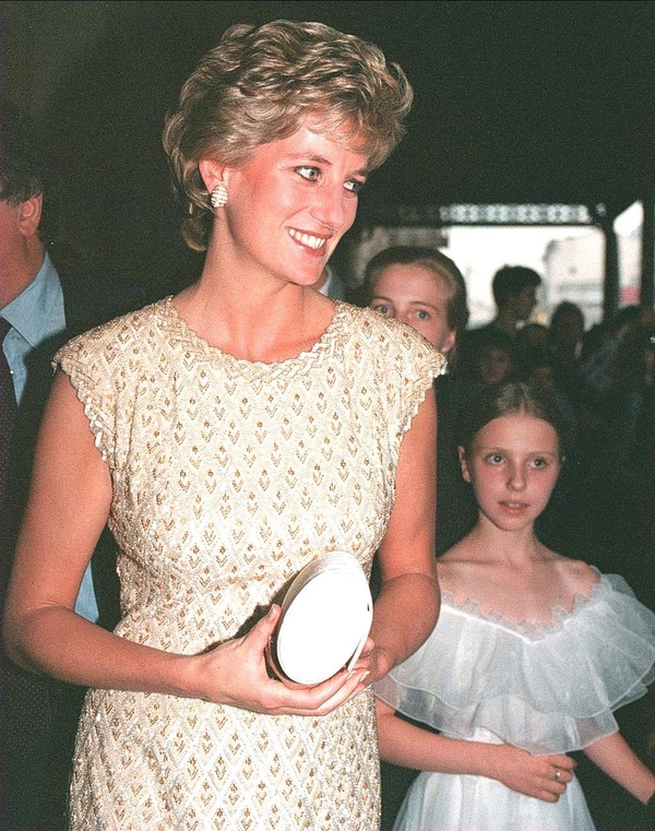 Модная монархия: Культовые вечерние образы принцессы Дианы